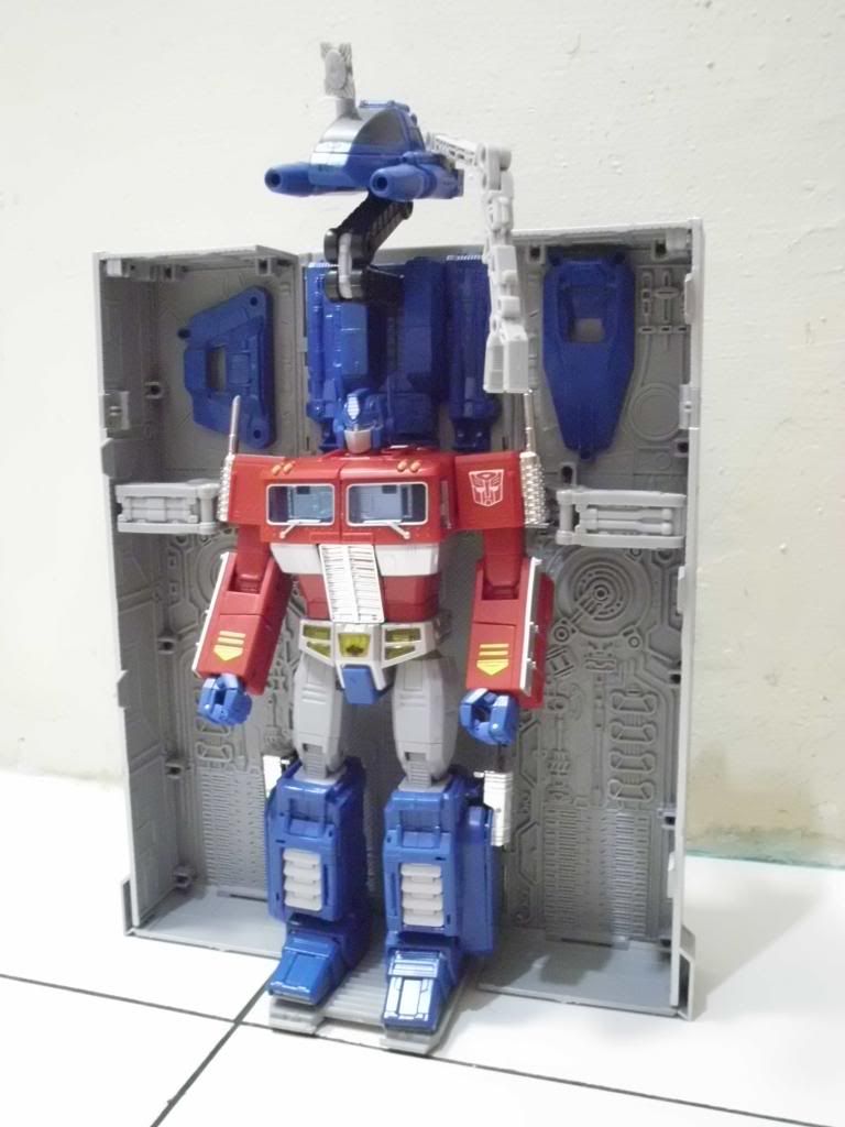 optimus prime toys r us exclusive